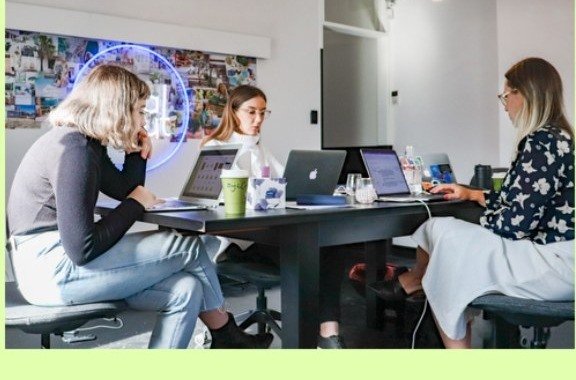 Sesión de trabajo y estrategia de marketing